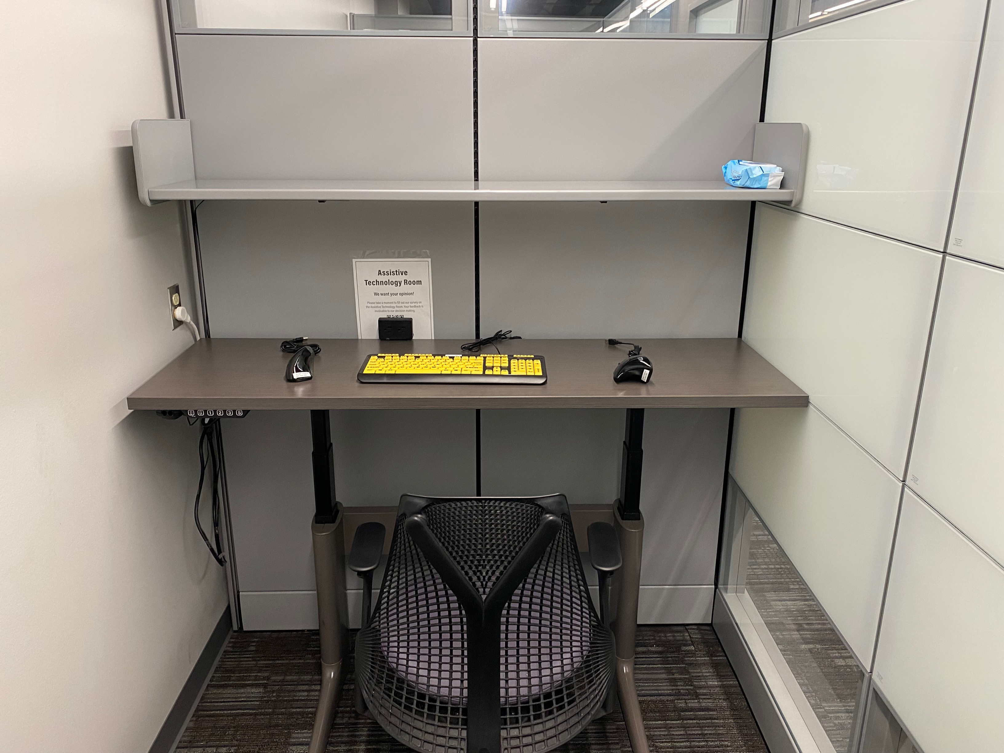 Desk view of Universal accessibility room with keyboard and mouse